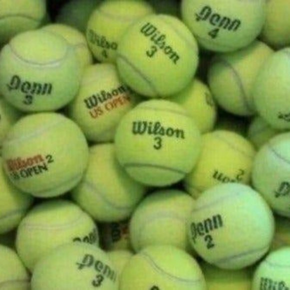 12 USED VERY GOOD TENNIS BALLS - Clean - Make Great Dog Toys and Dogs Love Them! - Picture 1 of 6